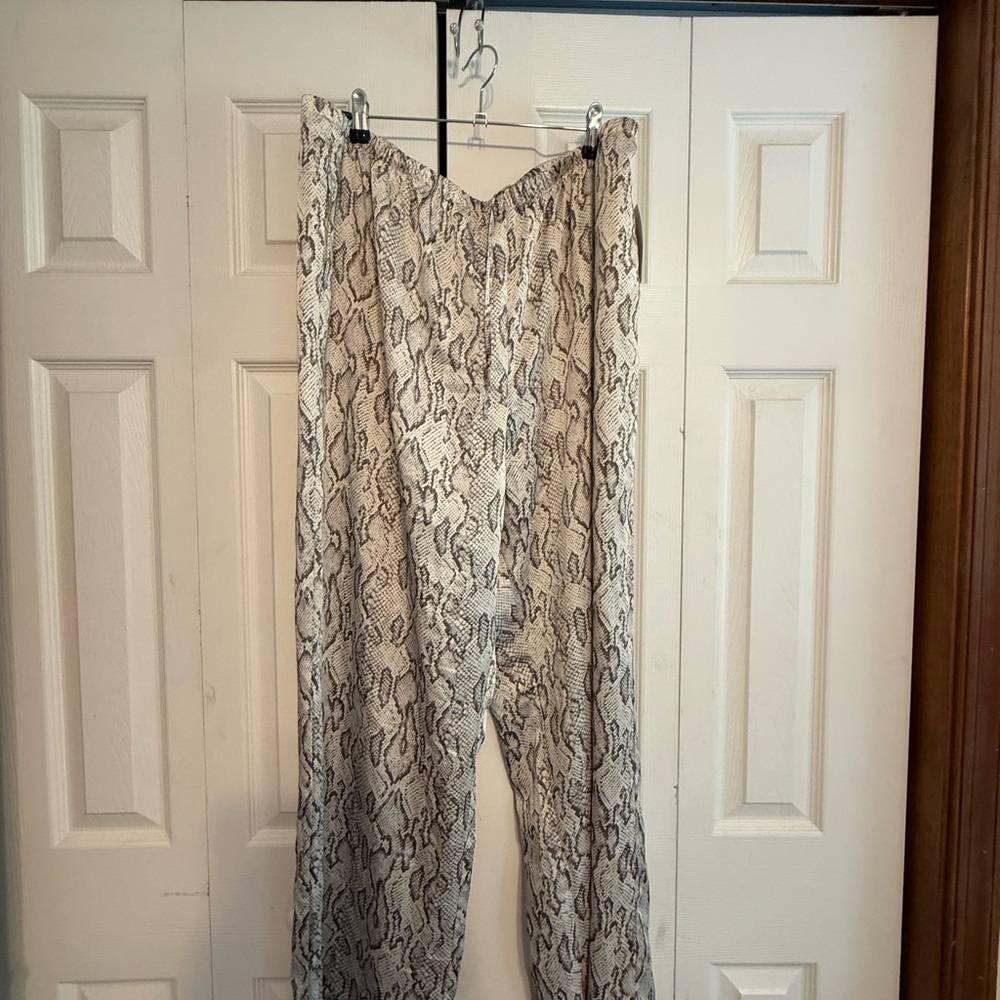 Universal Thread Snake Print Wide Leg‎ Pants - Black and Cream